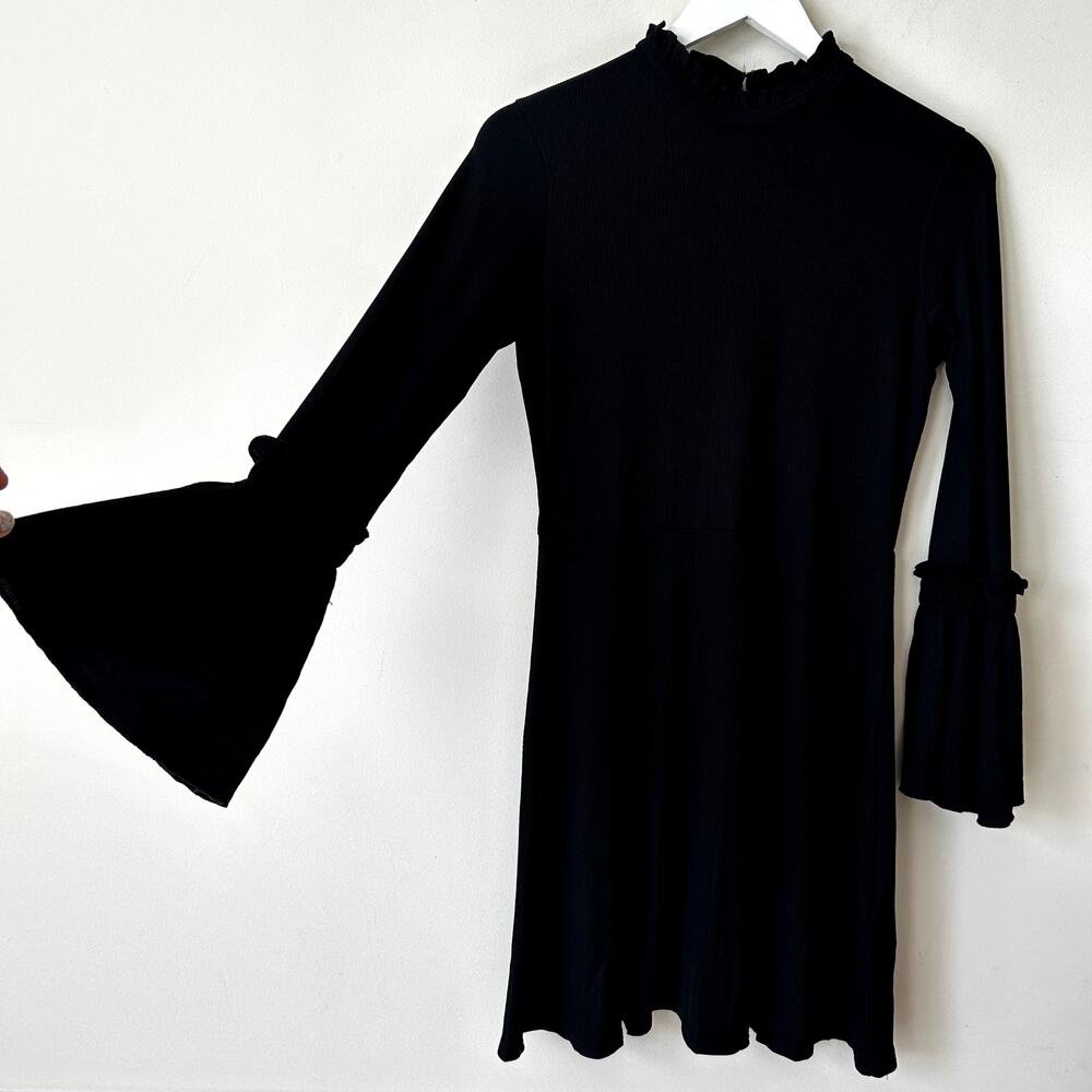 Topshop Dress Size 8 NWT Black Fluted Ribbed Jersey Skater Long Sleeved Minimal